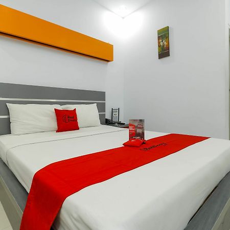 Hotel Reddoorz Near Manado Town Square Zewnętrze zdjęcie